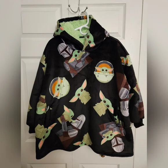 Star Wars Baby Yoda Big Kid Blanket Hoodie OS - Picture 1 of 8